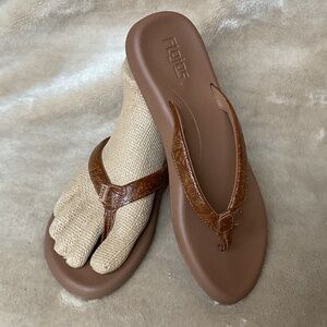 Flojos Artisan Women’s Comfort Flip Flops Size 9